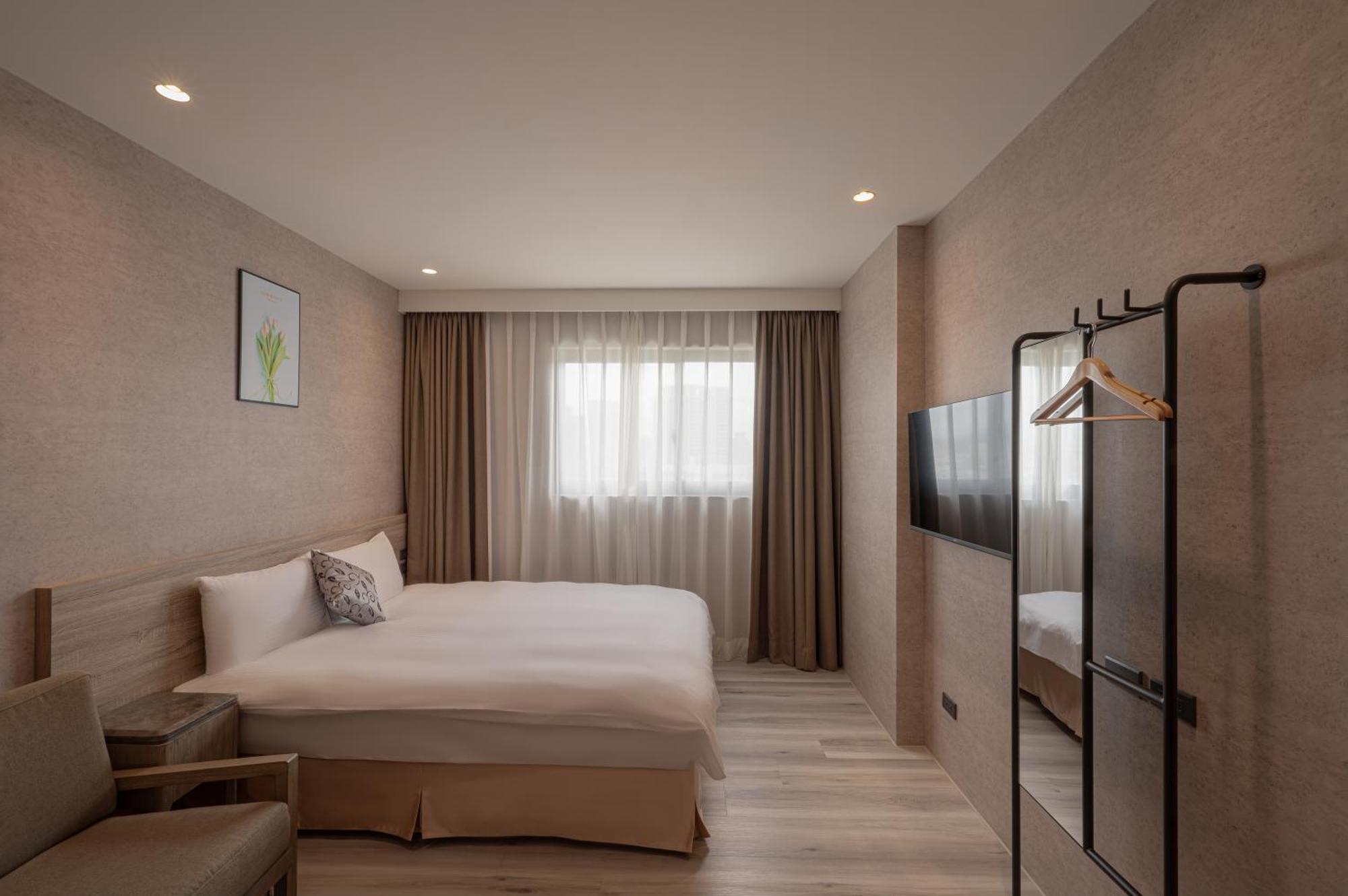 In Joy Hotel 台中市 エクステリア 写真