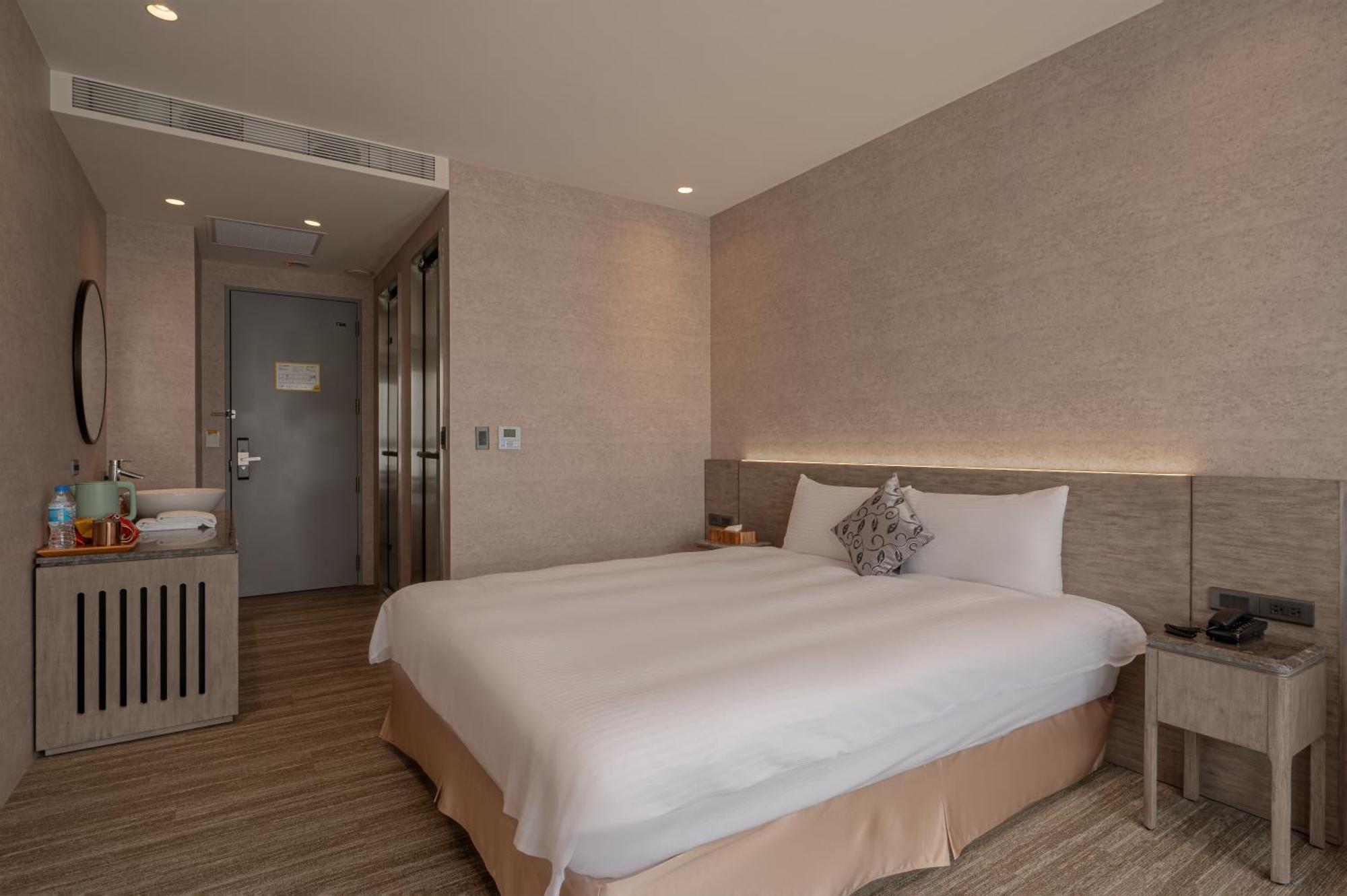 In Joy Hotel 台中市 エクステリア 写真